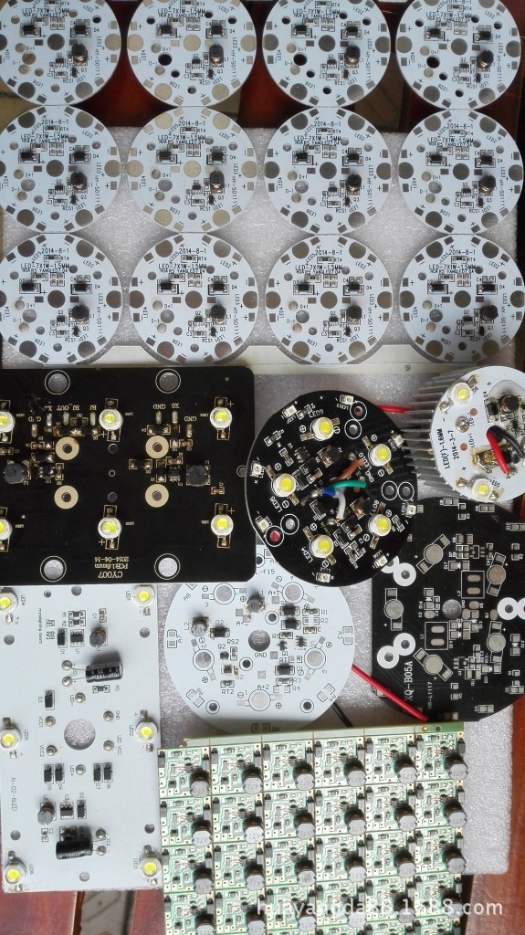 Sản xuất xe hơi chạy bằng máy đèn LED đầu, cách xa bảng điều khiển bằng nhôm sáng cho sự phát triển máy điện tử PCBA