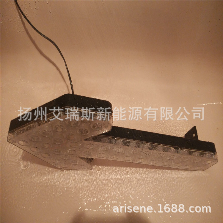 ไฟลูกศรสองทางสําหรับนําโครงการแสงรถที่ขึ้นยอดเพื่อเคลียร์ 12 V24 V สําหรับน้ํารั่วไหลสุขาภิบาลรถยนต์