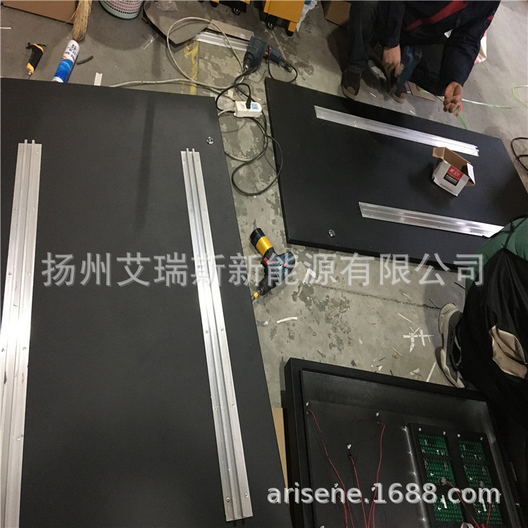施工車紅藍爆閃車載導向牌道路養護作業顯示屏箭頭燈灑水車誘導屏