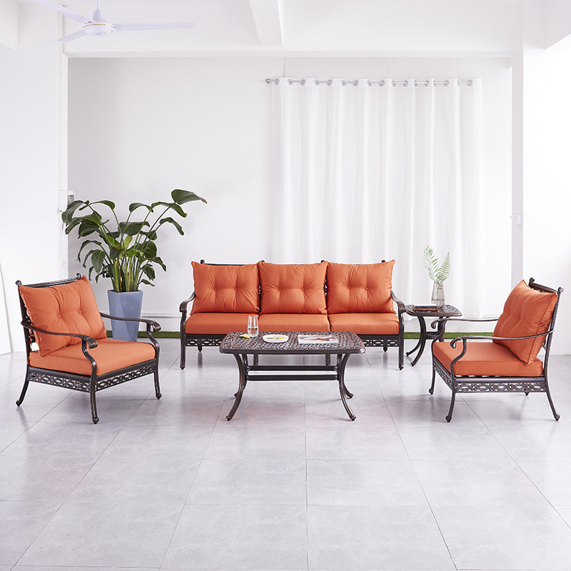 Three seats in the garden garden iron couches in the courtyard of the Aluminium Alluvial Vegetable.