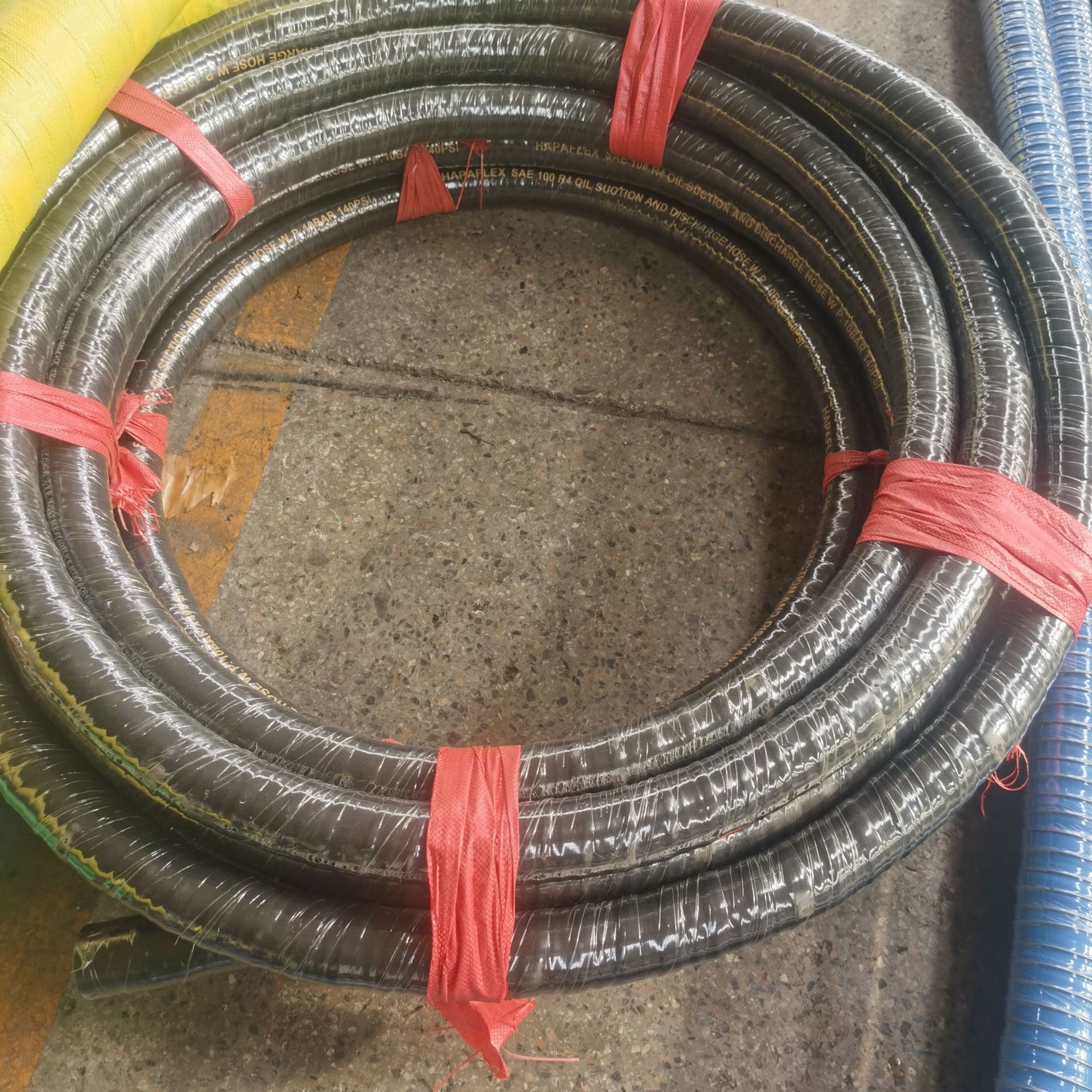 Aqueous air low-pressure black oil-resilient industrial rubber tubing lined