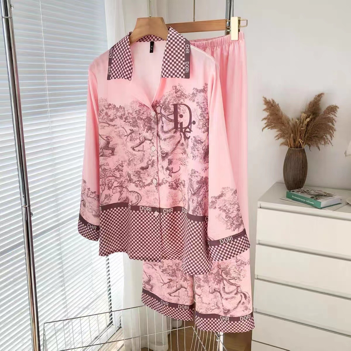 Áo ngủ mới, kem lạnh, vui vẻ, in kỹ thuật số, mặc quần áo gia đình, mùa xuân và lụa mùa hè.