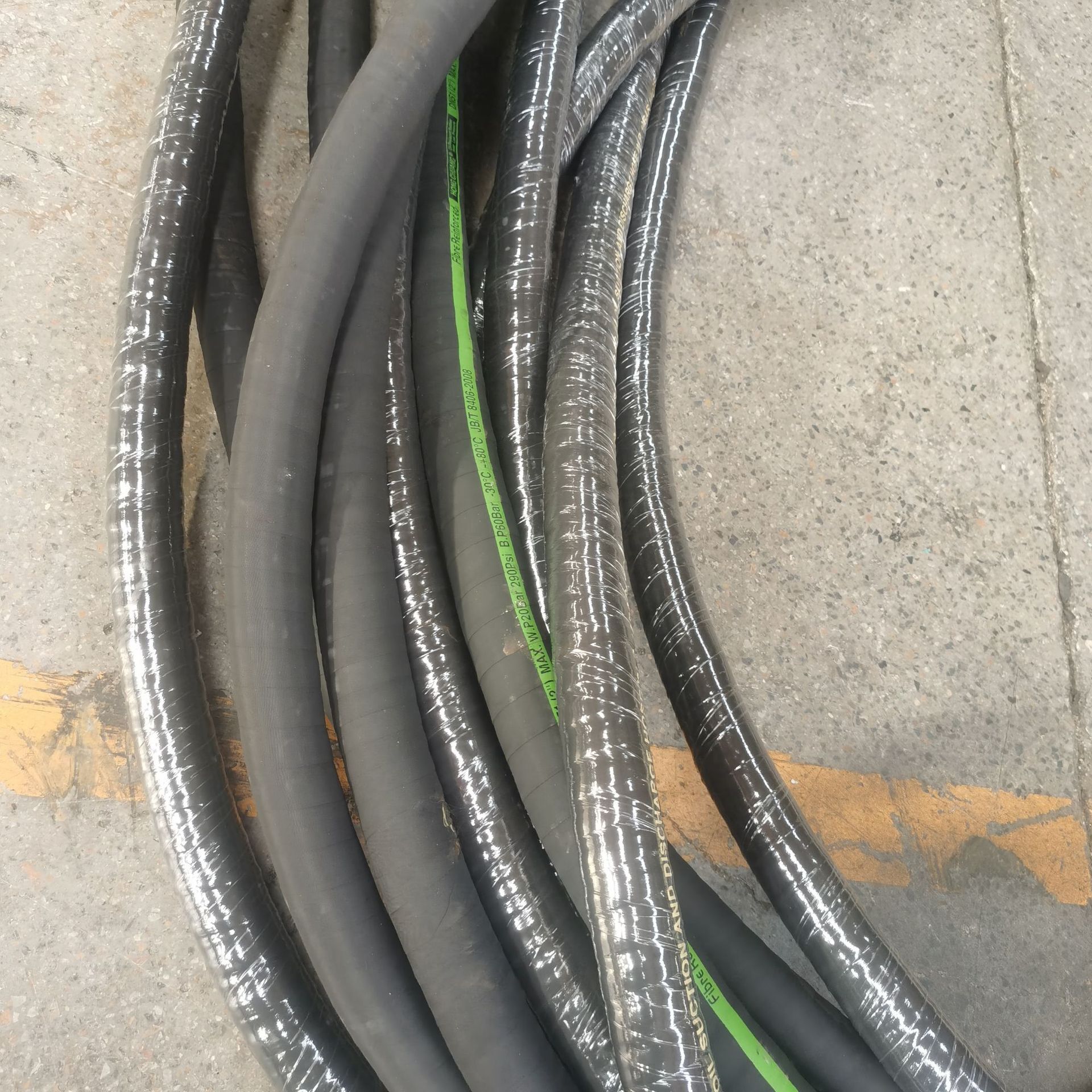 Aqueous air low-pressure black oil-resilient industrial rubber tubing lined