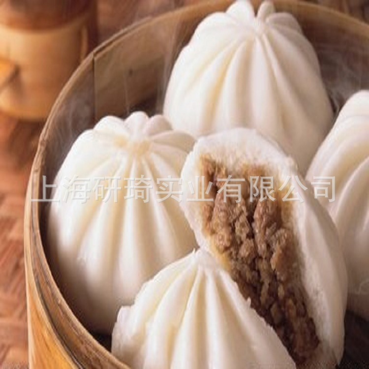 Nhà sản xuất cung cấp một cỗ máy hoàn toàn bị lật đổ, dễ thương màu vàng.