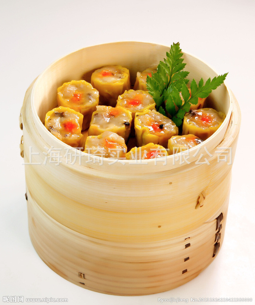 Nhà sản xuất cung cấp một máy khoan khô với một loạt các cối xay cá có thể xử lý được.