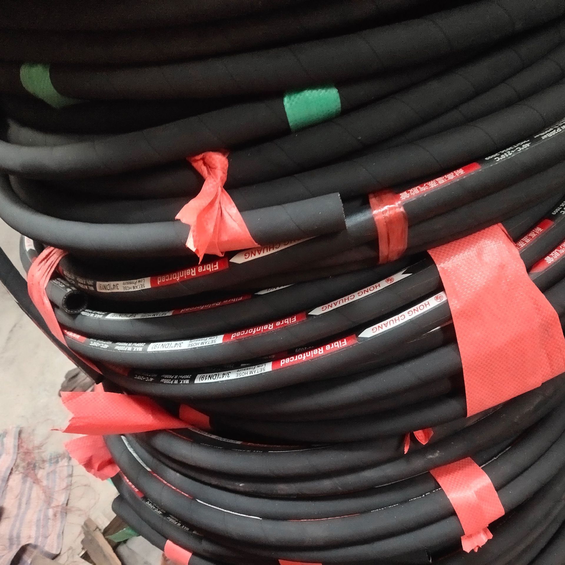 DN16 taped steam rubber tubes, heat resistant rubber transport water steam overheated water tubes, wholesaled by the plant.