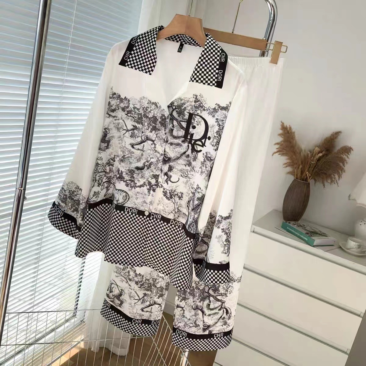 Áo ngủ mới, kem lạnh, vui vẻ, in kỹ thuật số, mặc quần áo gia đình, mùa xuân và lụa mùa hè.