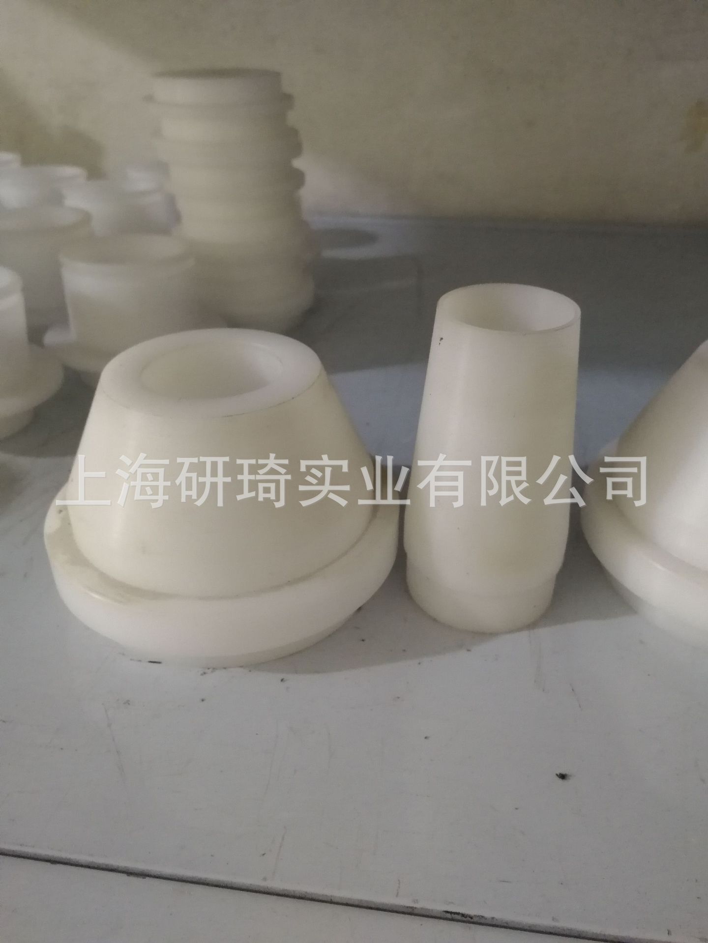 Nó là một nguồn cung cấp trực tiếp các phần gói tự động.