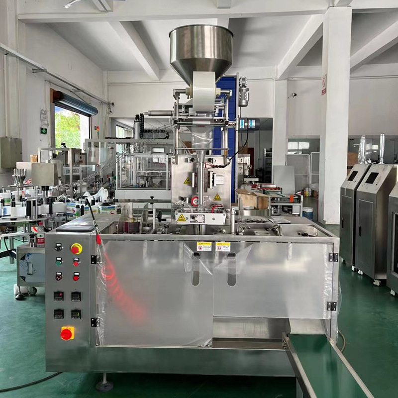 Full-automatic particle packer applies a powdered liquid seed ice pack to a bag full of multifunctional packers