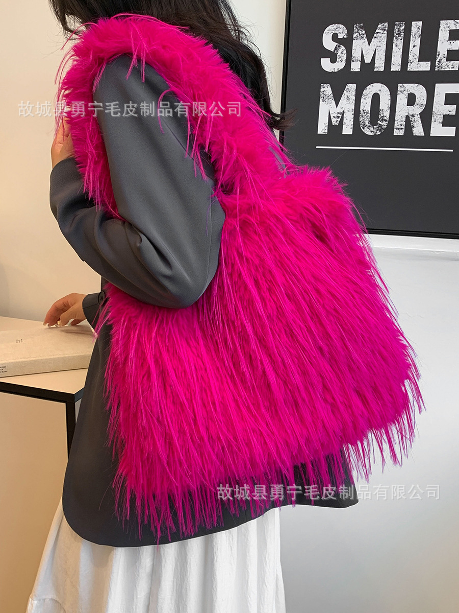 Cross-border, high-capacity velvet bag, 2024 new ocean air current, single-shouldered tot bag.