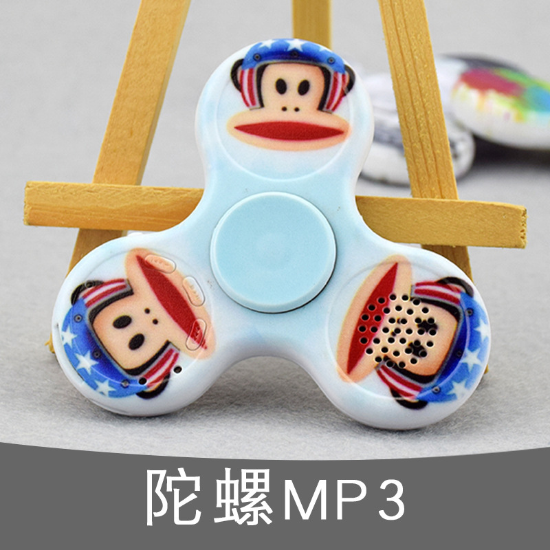 Với một cái cắm 7 màu vào máy nghe nhạc MP3, được sử dụng như một người đọc thẻ, với một cái tai nghe trong 5 tiếng, và đưa 1 H ra.