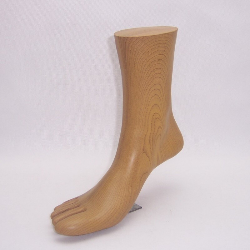 High-end, high-quality, seamless female foot-mock displays of female foot-mocks in her trophies.