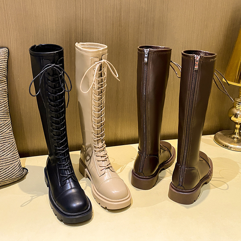 The new 2022 fall and winter belts British wind Martin's boots.