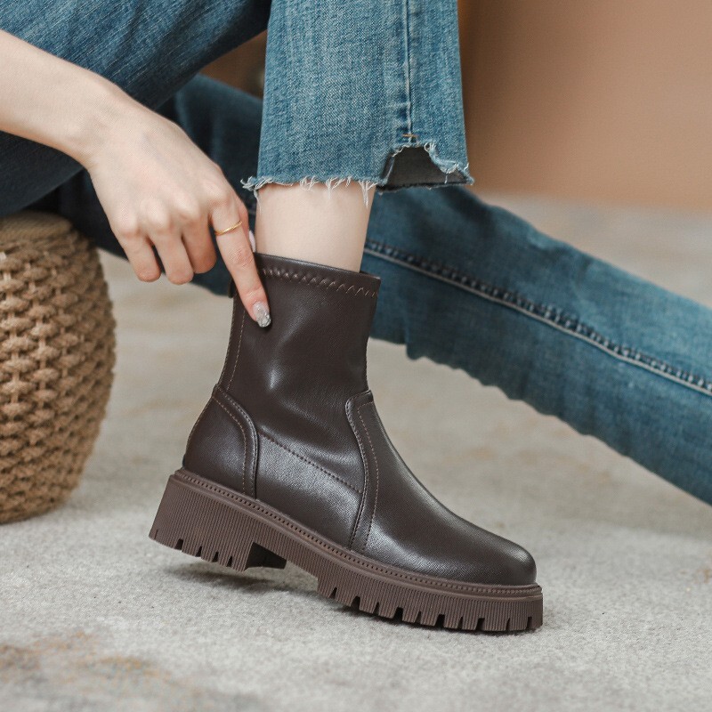 In the fall and winter of 2022, the new money rose Martin's boots with a thick and thick British wind.