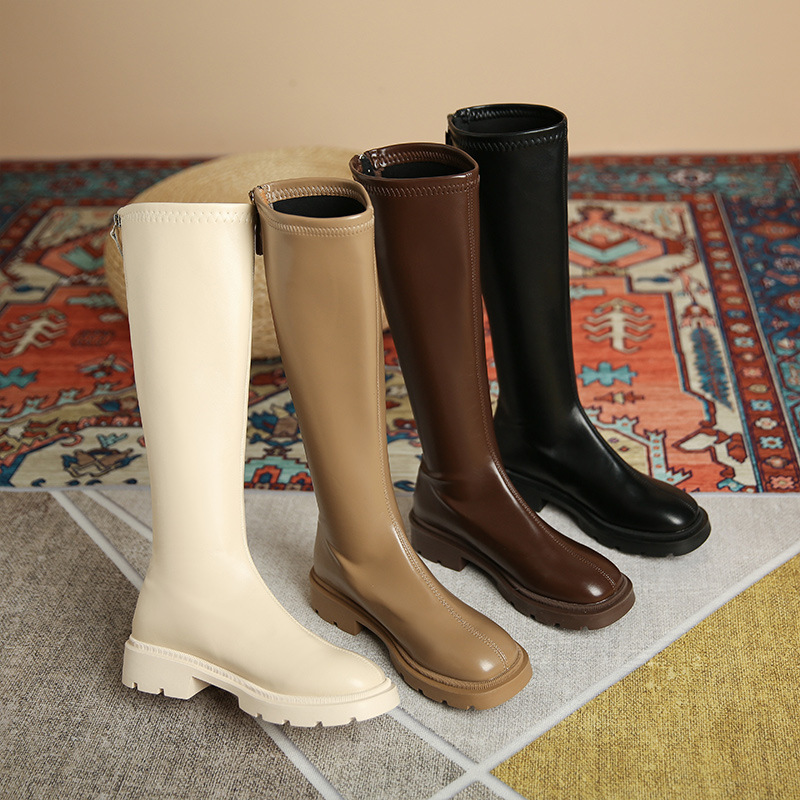 A new 2022 for the Young Warm Boots Girl, but a skinny knight's boot.