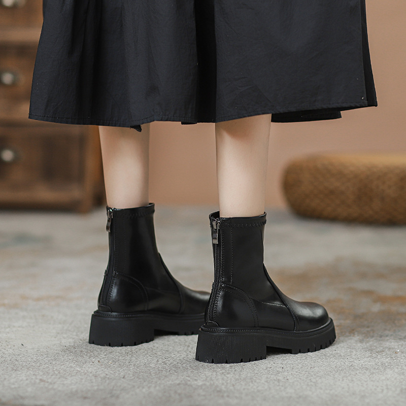 In the fall and winter of 2022, the new money rose Martin's boots with a thick and thick British wind.