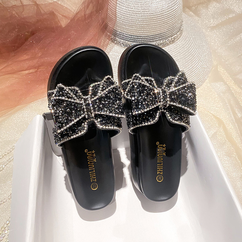 The summer was full of drilled-and-truck women wearing a new 2024, thick-skinned slipper, and an extra pancake sandal.