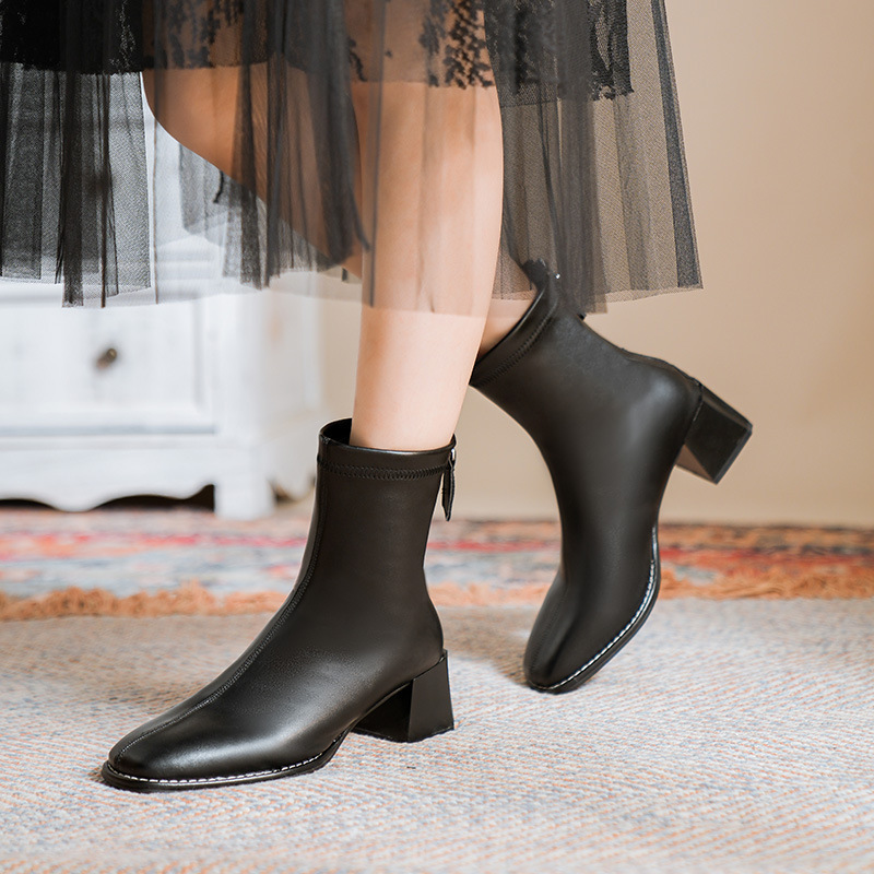 2022 new skinny boots for the fall and winter.