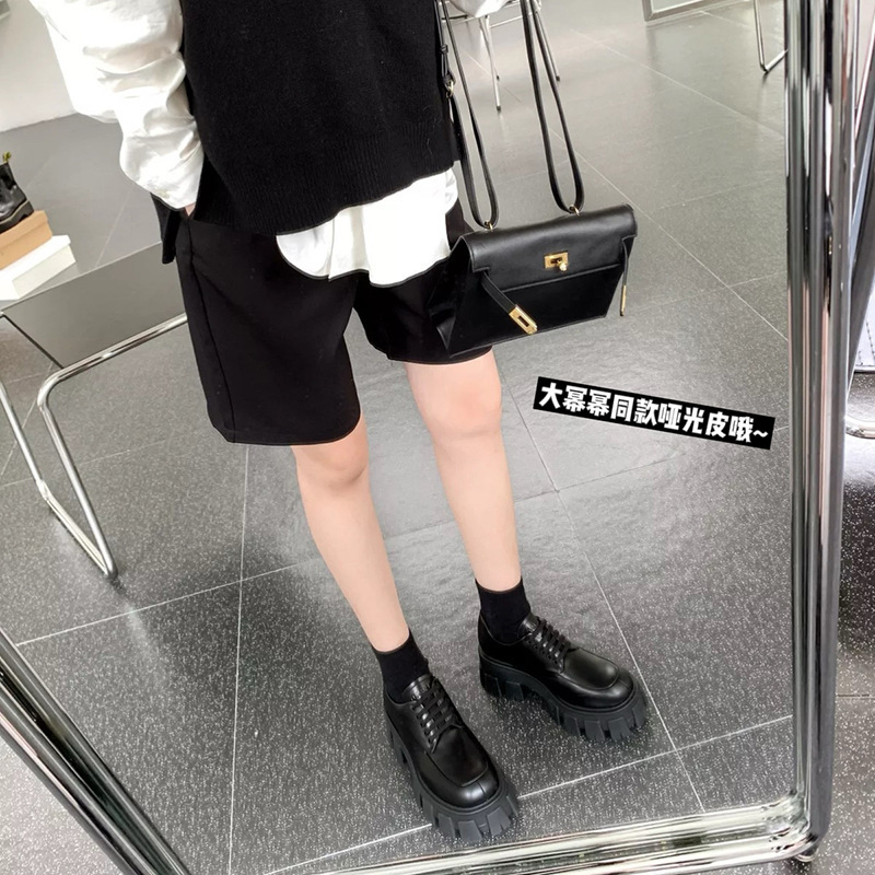 2024 Summer New Skin with the British Windsorford Shoes Heaves to increase the tide of the Flying Shoes and Shoes.