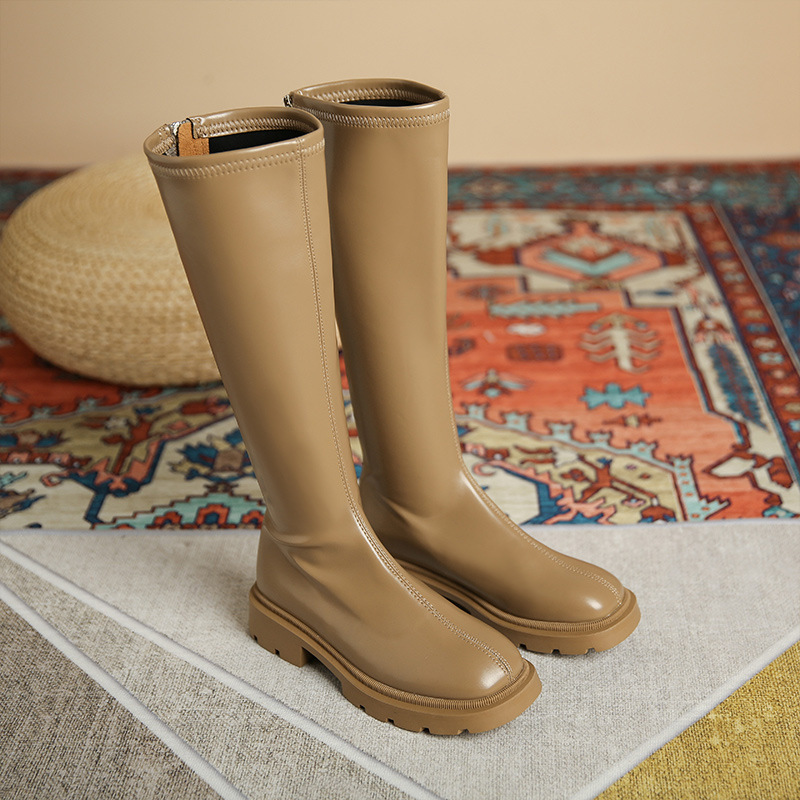 A new 2022 for the Young Warm Boots Girl, but a skinny knight's boot.