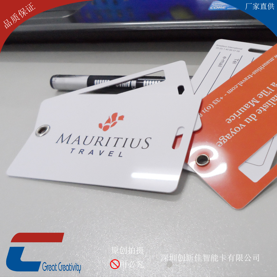โปรแกรมโรงงานไพ่ปรับแต่งการจัดจําหน่ายกล่องกระเป๋า PVC แบบพกพาที่มีแผ่นโลหะ-เส้นโปร่งใส