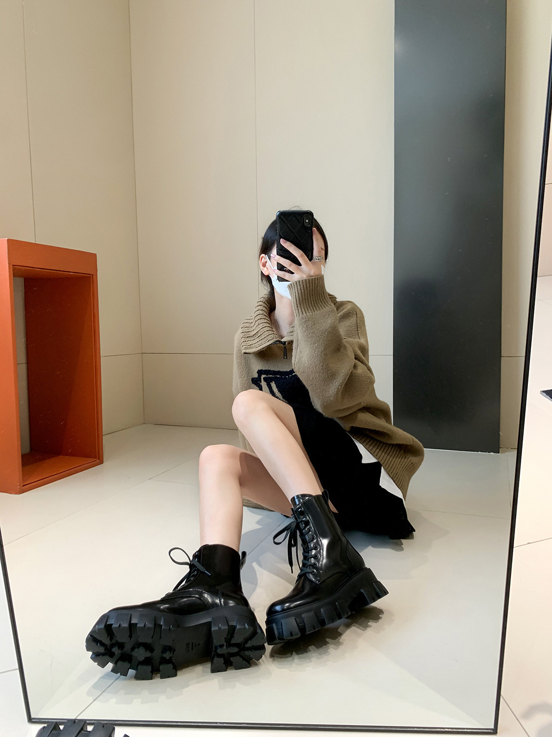 Customize 2024 autumn corset gears to raise the bottom of the cones with the motorcar Martin boots.