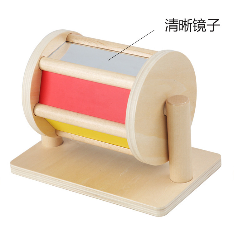 Trường mẫu giáo mới dạy đồ chơi xuyên ban đêm.