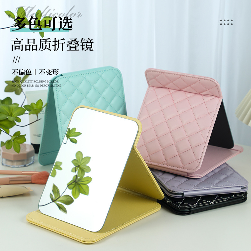 Gương trang điểm nhỏ gấp máy tính với ký túc xá học sinh sạch sẽ, kích thước của các công chúa.