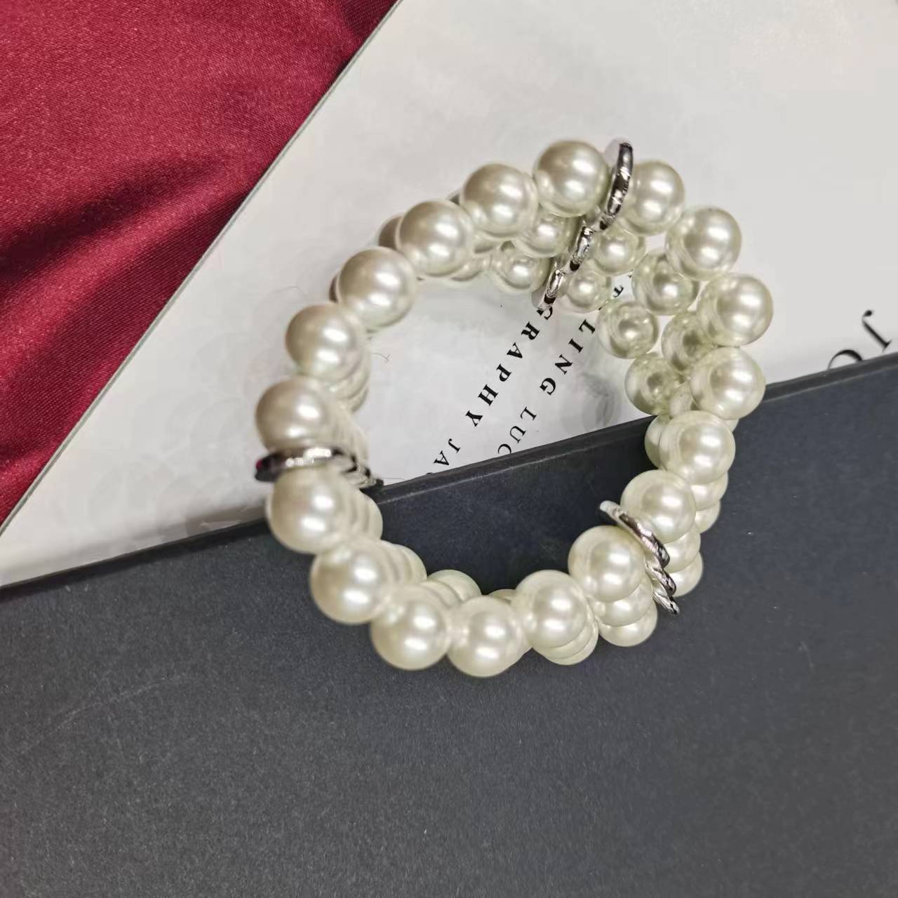 Qingdao's fashion is about OL 3-squad pearl bracelets, elegant 3-squad.