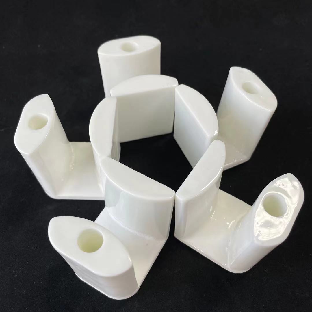 High-frequency ceramic porcelain porcelain porcelain porcelain insulated with skating and high temperature industrial ceramic fittings