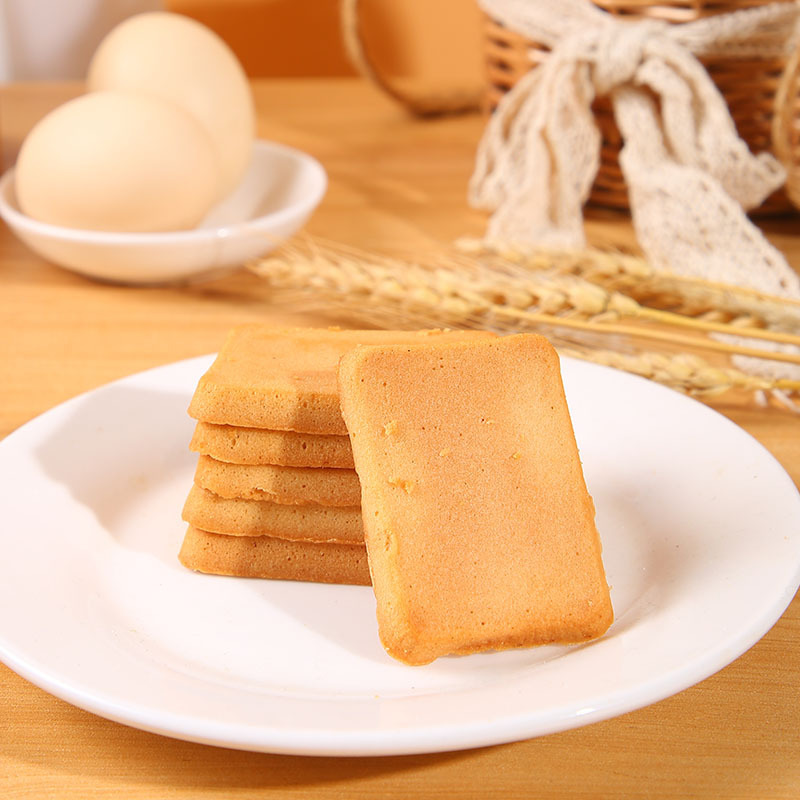 Sour egg, 200 g of cinnamon, tea-cooked tea, baked pastry, special-showed food.