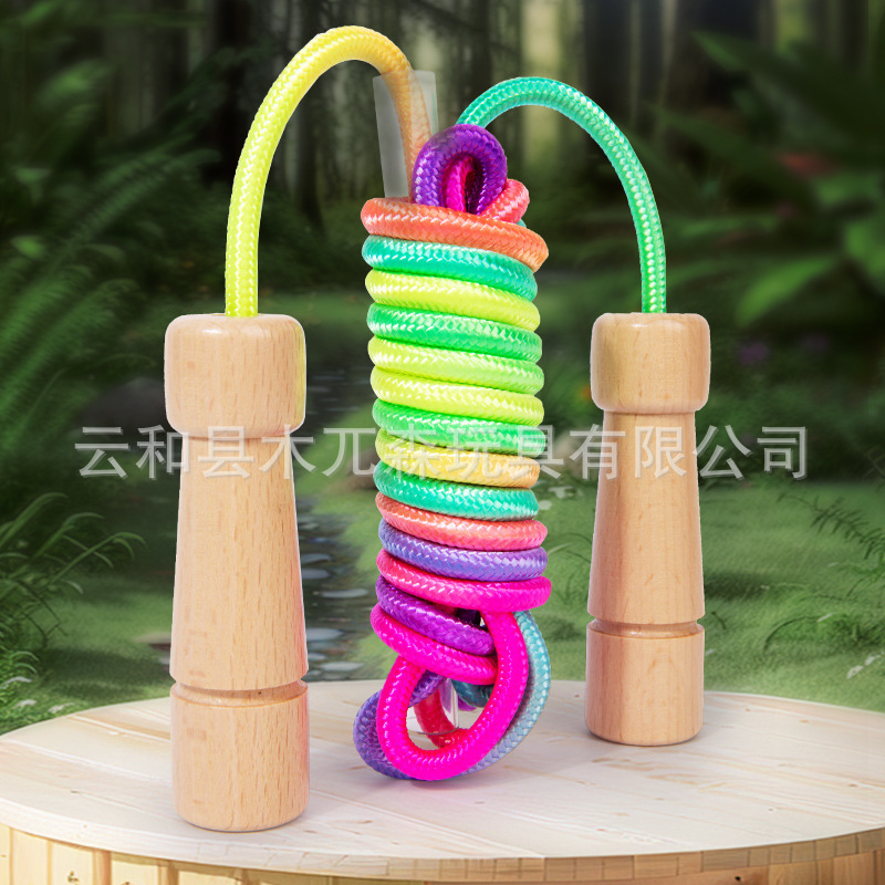 The factory's new child wooded seven-coloured jump ropes.