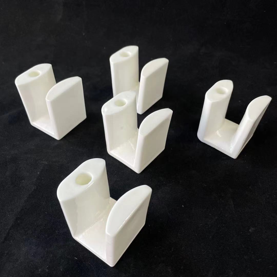 High-frequency ceramic porcelain porcelain porcelain porcelain insulated with skating and high temperature industrial ceramic fittings