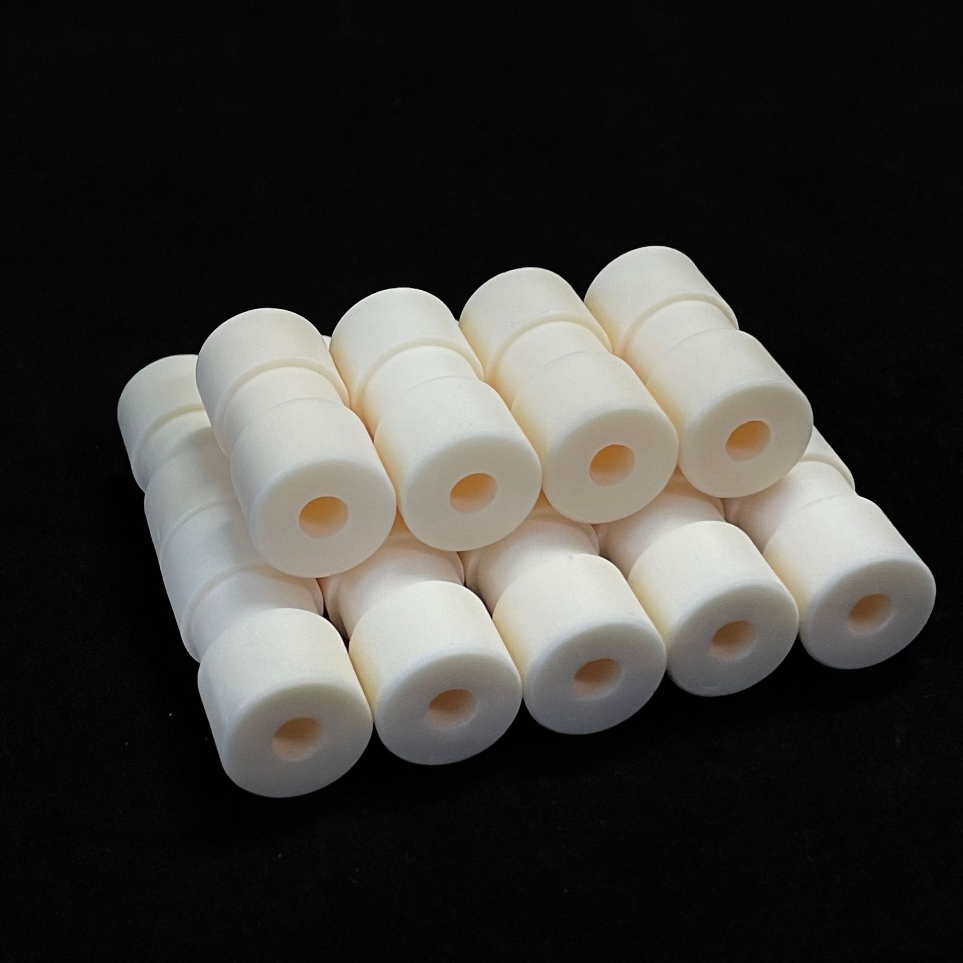 99% Aluminium oxide porcelain tubes with a high temperature insulation-resistant thread of high precision ceramics