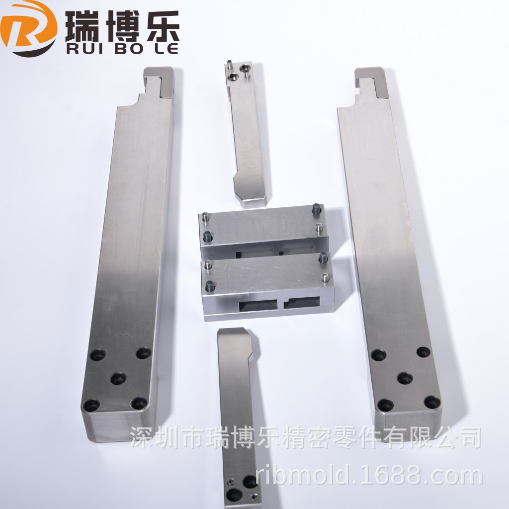 The manufacturer promotes non-plating custom locks, lock-mole components, buttons, hooks of reliable quality.