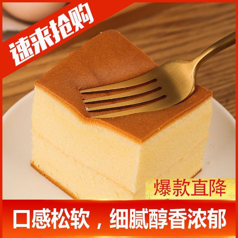 Một cái bánh mì làm bằng tay, hai cái bánh gà 120g, và một bữa sáng và văn phòng bánh mì đầy bánh mì và bánh mì.