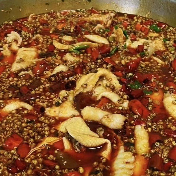 Sichuan shared the oil-smelting pans, the factory food bucket, 500 g pepperfish oil, 22.5 kg bucket.
