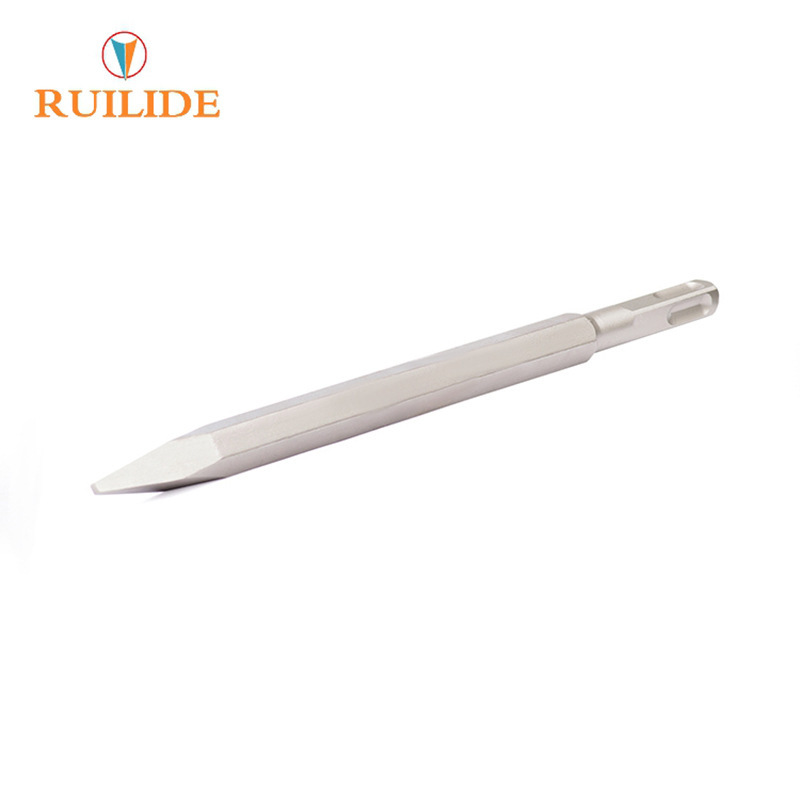 Những mũi khoan bằng cái búa cứng, những cái đục 6 đầu trên dù tường, và thế hệ năng lượng của cây nằm ở đầu mũi.