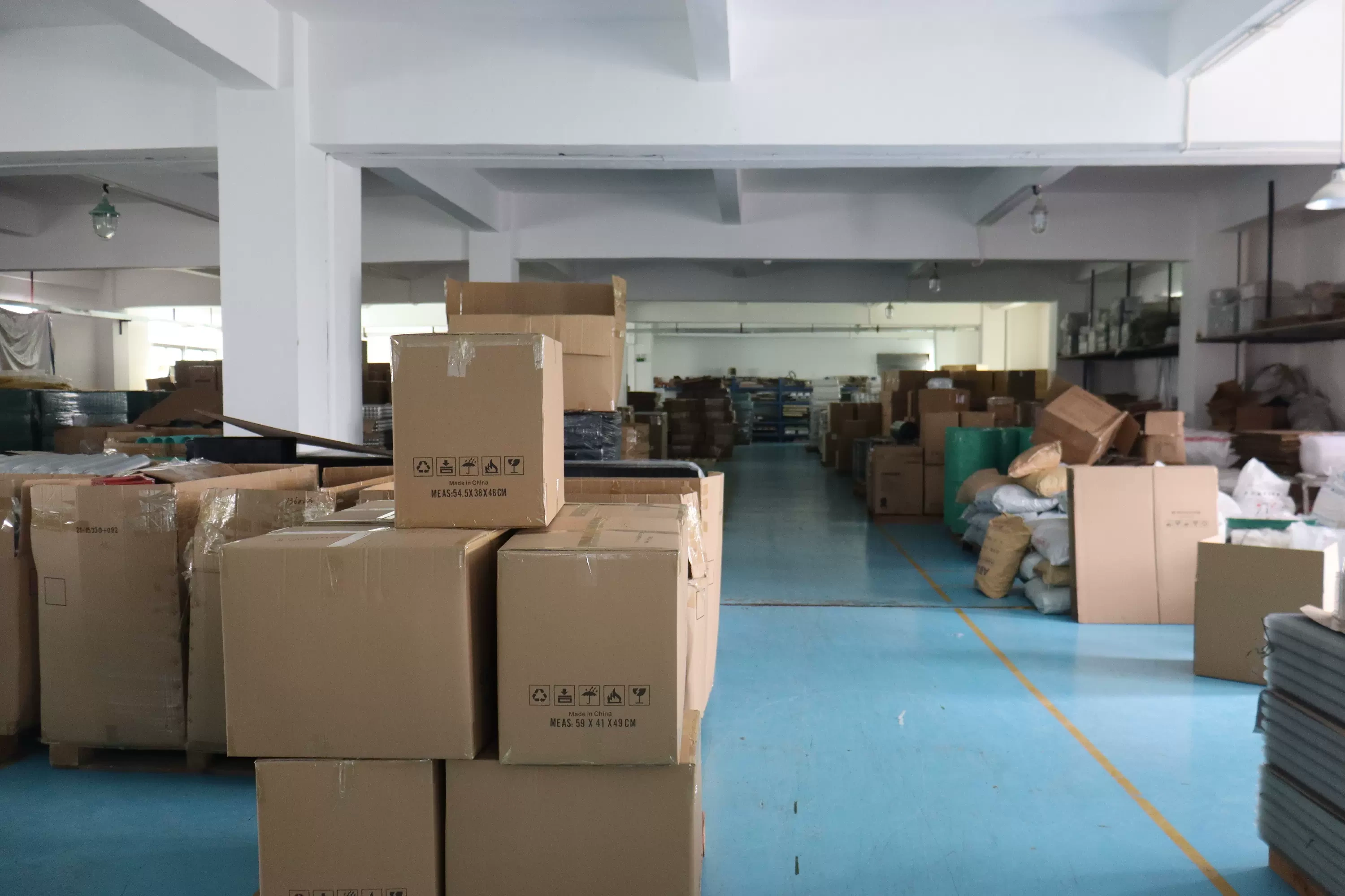 Công ty TNHH Nhựa Ember