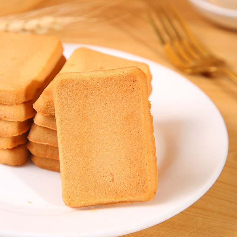 Sour egg, 200 g of cinnamon, tea-cooked tea, baked pastry, special-showed food.