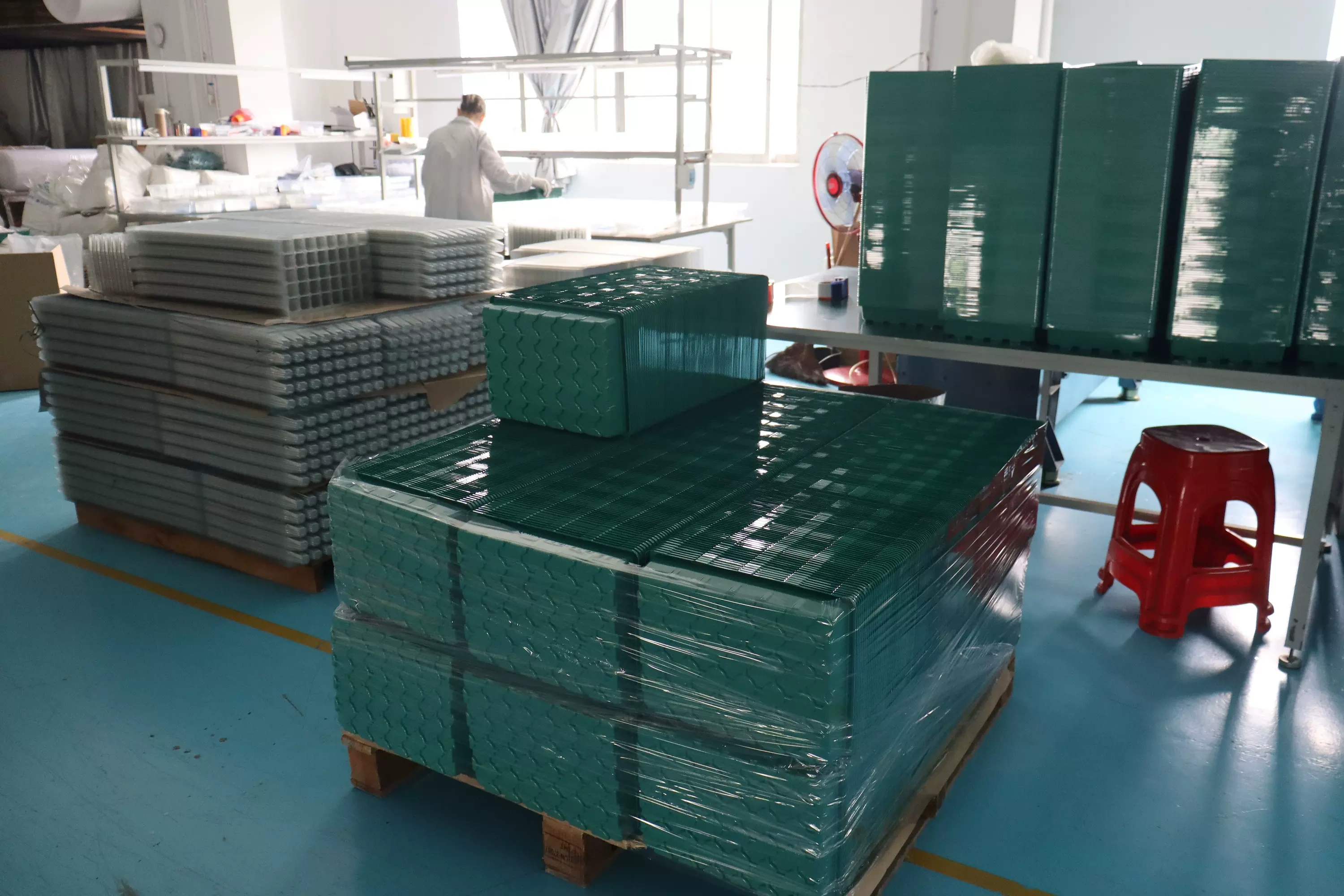 Công ty TNHH Nhựa Ember