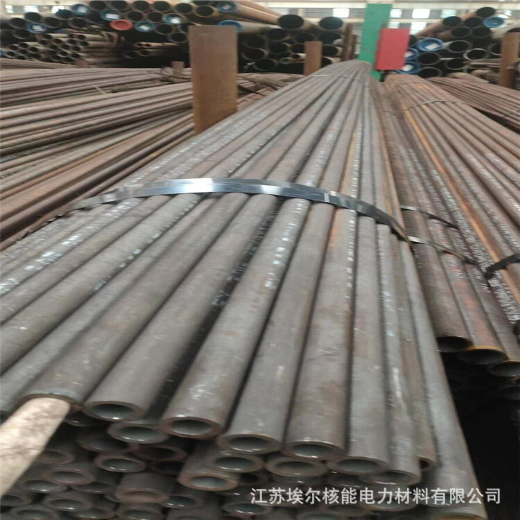 15 CrMoG high-pressure boiler tube, 15 crmog seamless steel pipe, spot sale, full specifications.