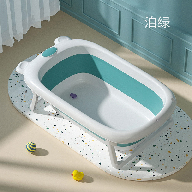 Một em bé trong bồn tắm có thể gấp một em bé vào một bồn tắm lớn cho một em bé mới sinh.