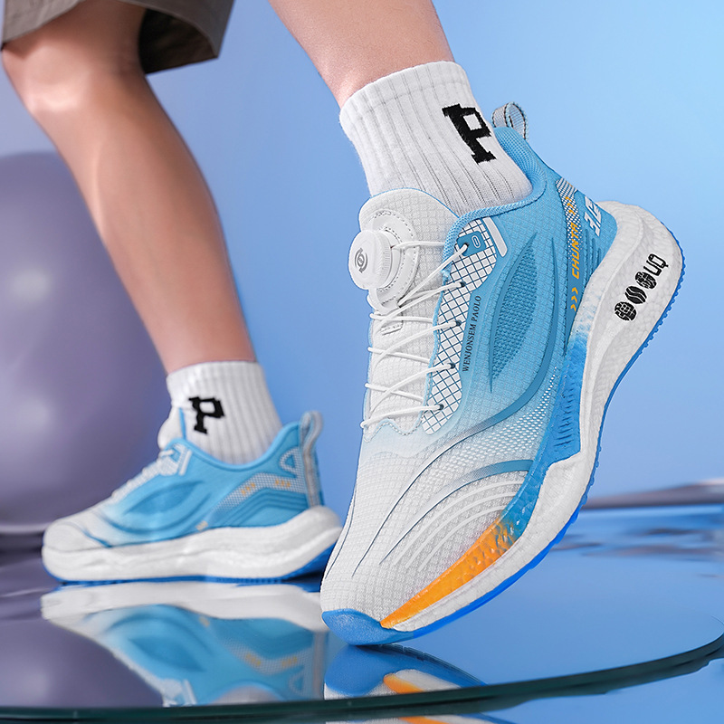 New man's shoes, iced-wire sports shoes, summers.
