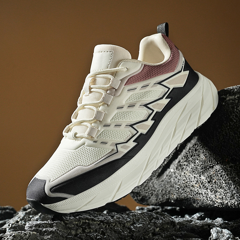 The new men's shoes, the air-drilling sports shoes, and the retrospect shoes, they were so light, they fell off the tremors.