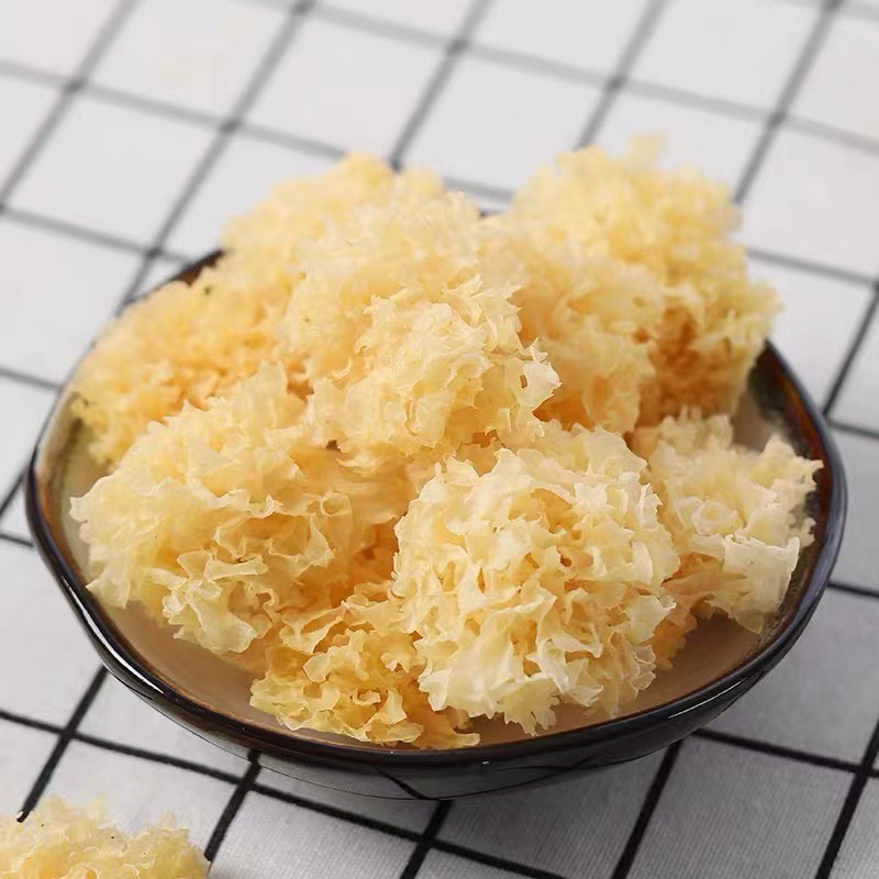 Đôi tai khô, khô, nhỏ, phân hủy nhanh, được bán trực tiếp bởi nhà cây.