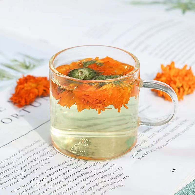 Nước sốt và trà.