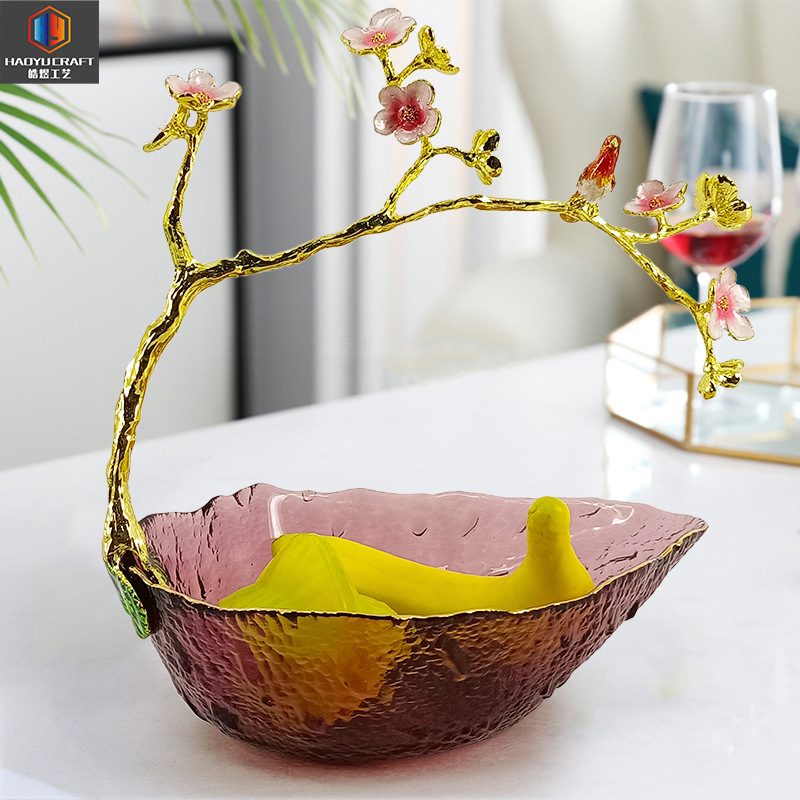 Creative high-end fruit plate with light luxurious glass, high-end tray snacks, home-based dining room tea and some fruit dishes.