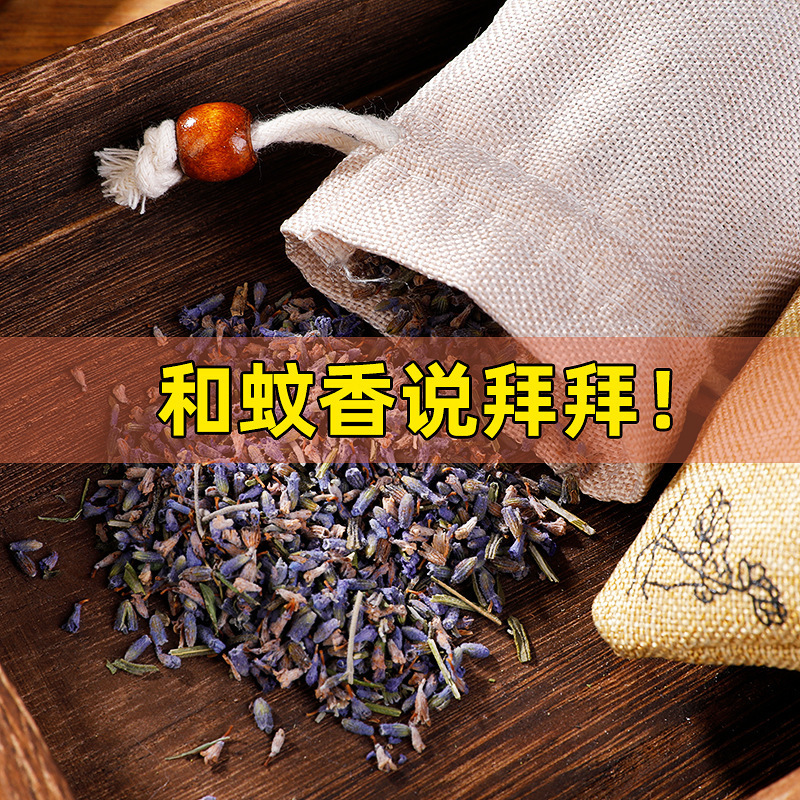 Vào buổi trưa, xe buýt chở thuốc lá oải hương, thuốc chống muỗi.