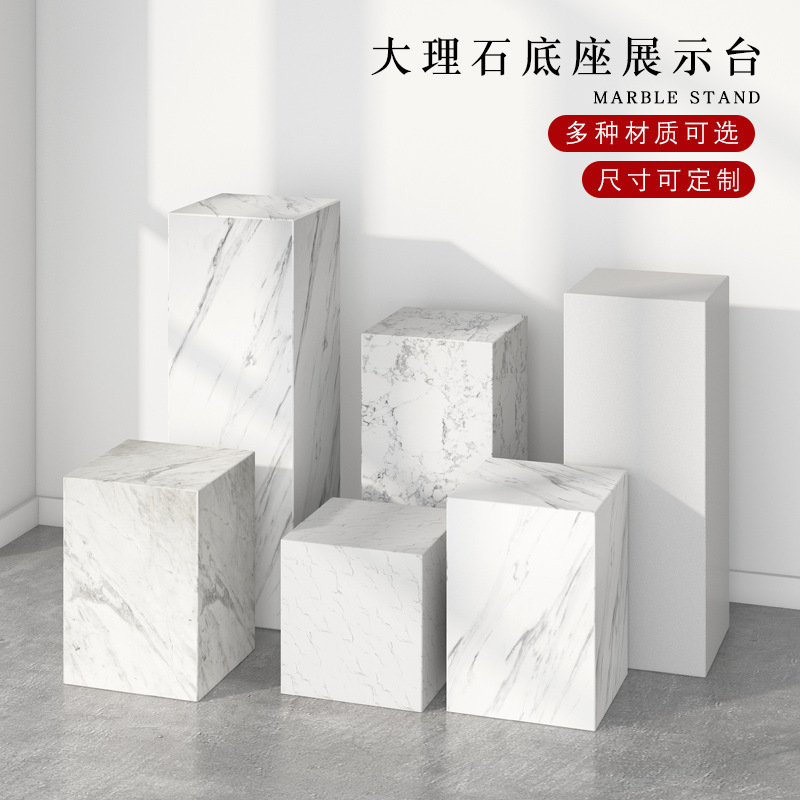 White Marbles Architecturals Showcasing Wallstone Place의 예술적 장식